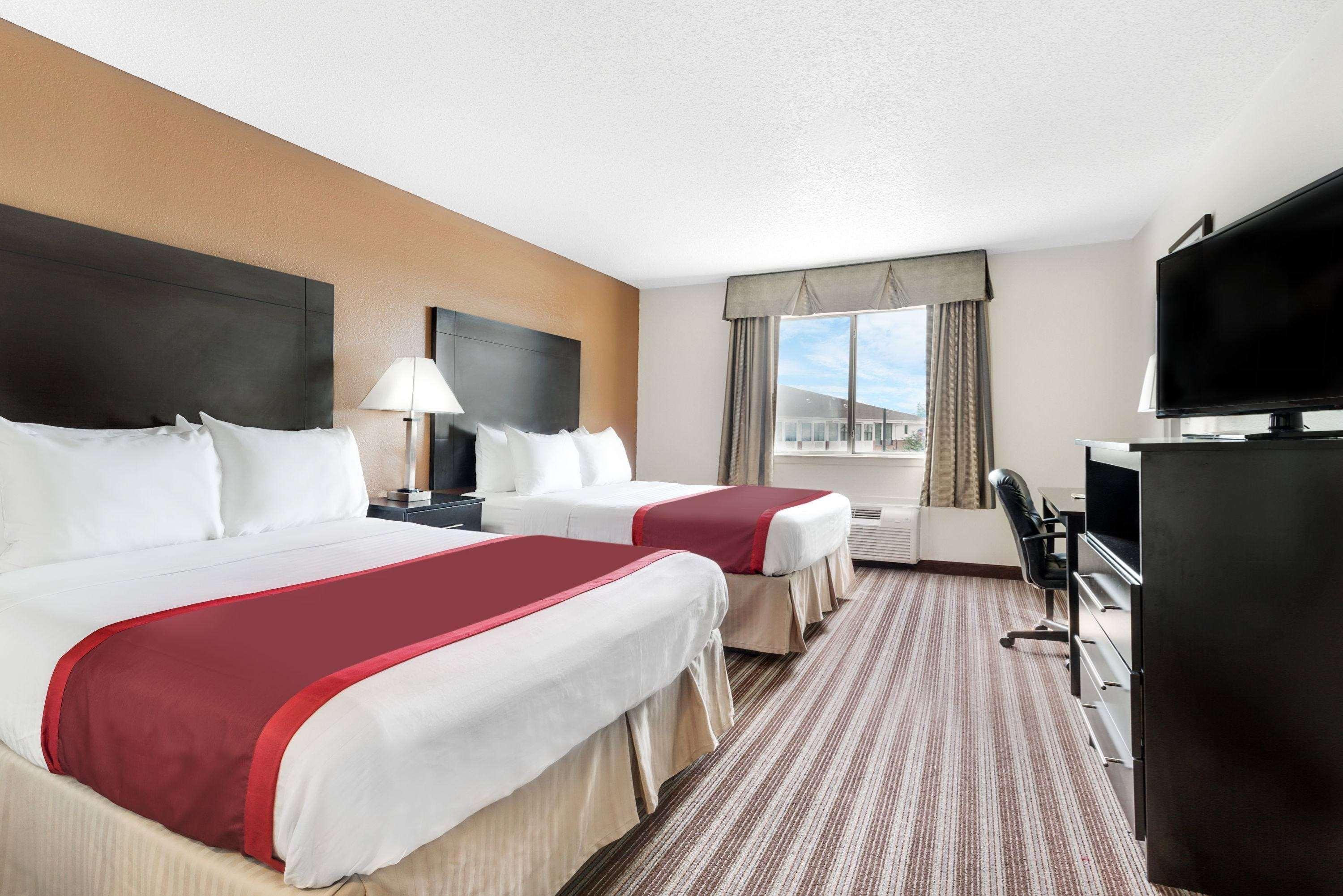 Days Inn & Suites By Wyndham Dallas Exterior foto